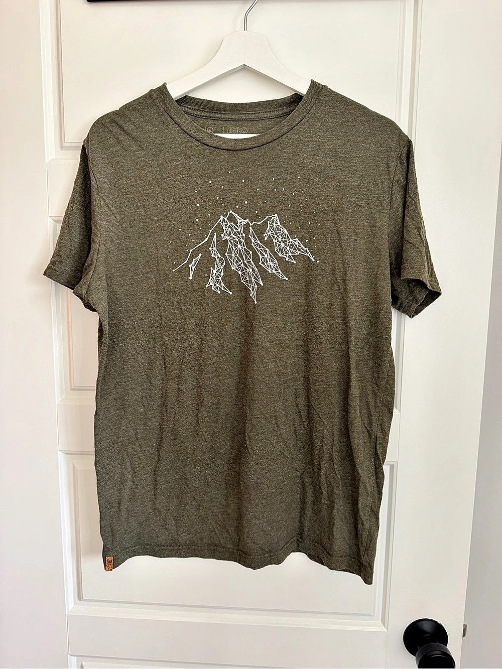 Tentreee Men's Mountain Graphic Tee Green